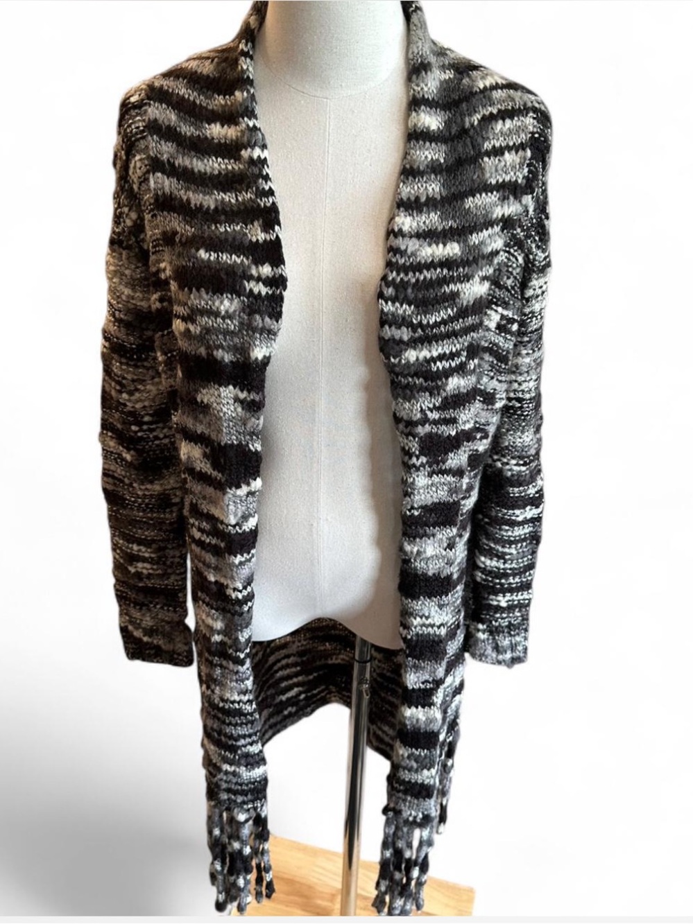 KENSIE Knit Open Cardigan with Fringe Detail in Blk/Gry/Wht — S